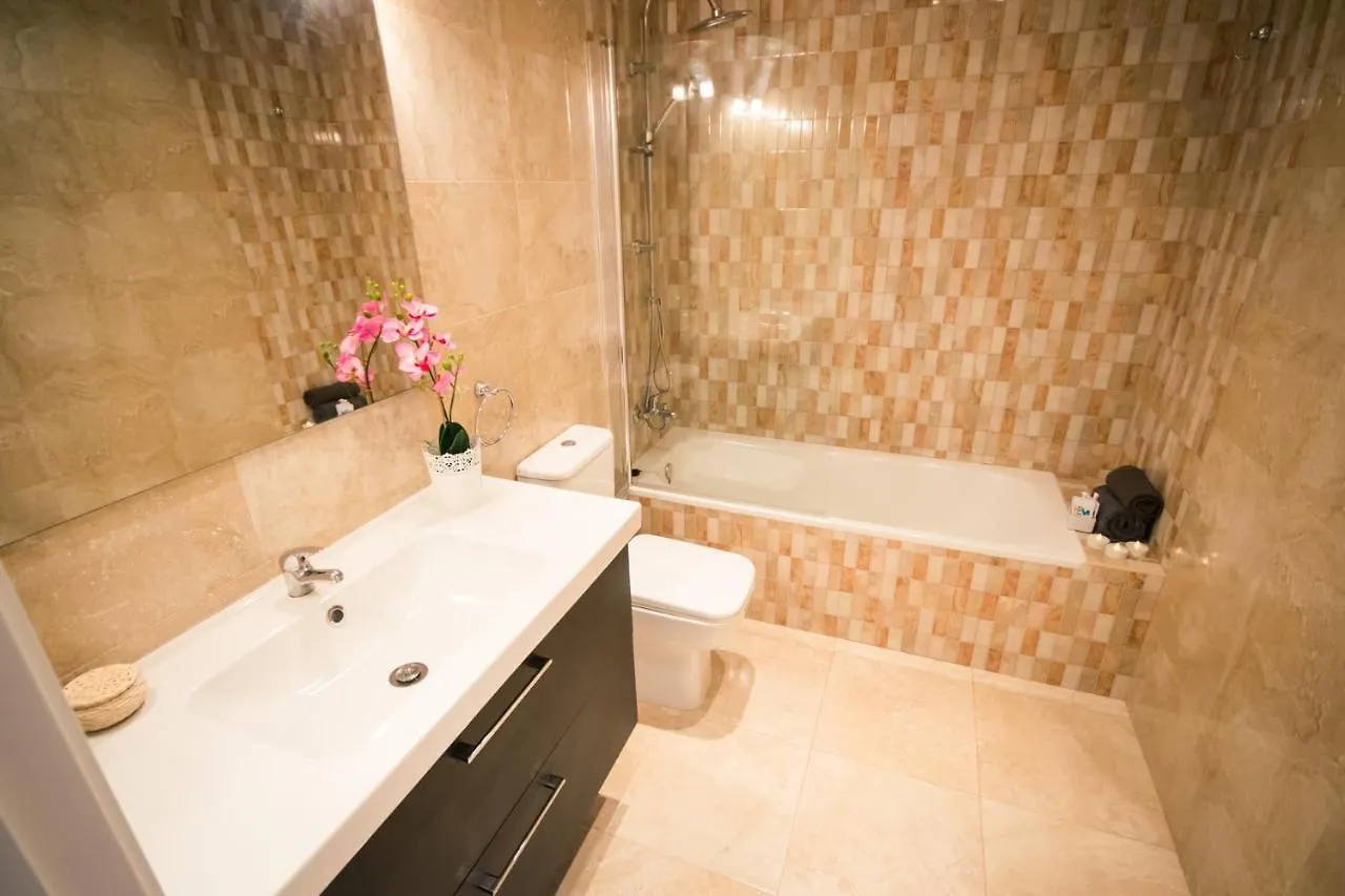 Holidays2Malaga Heredia 3 Bedroom Opposite Malaga Port 0*,  Spain
